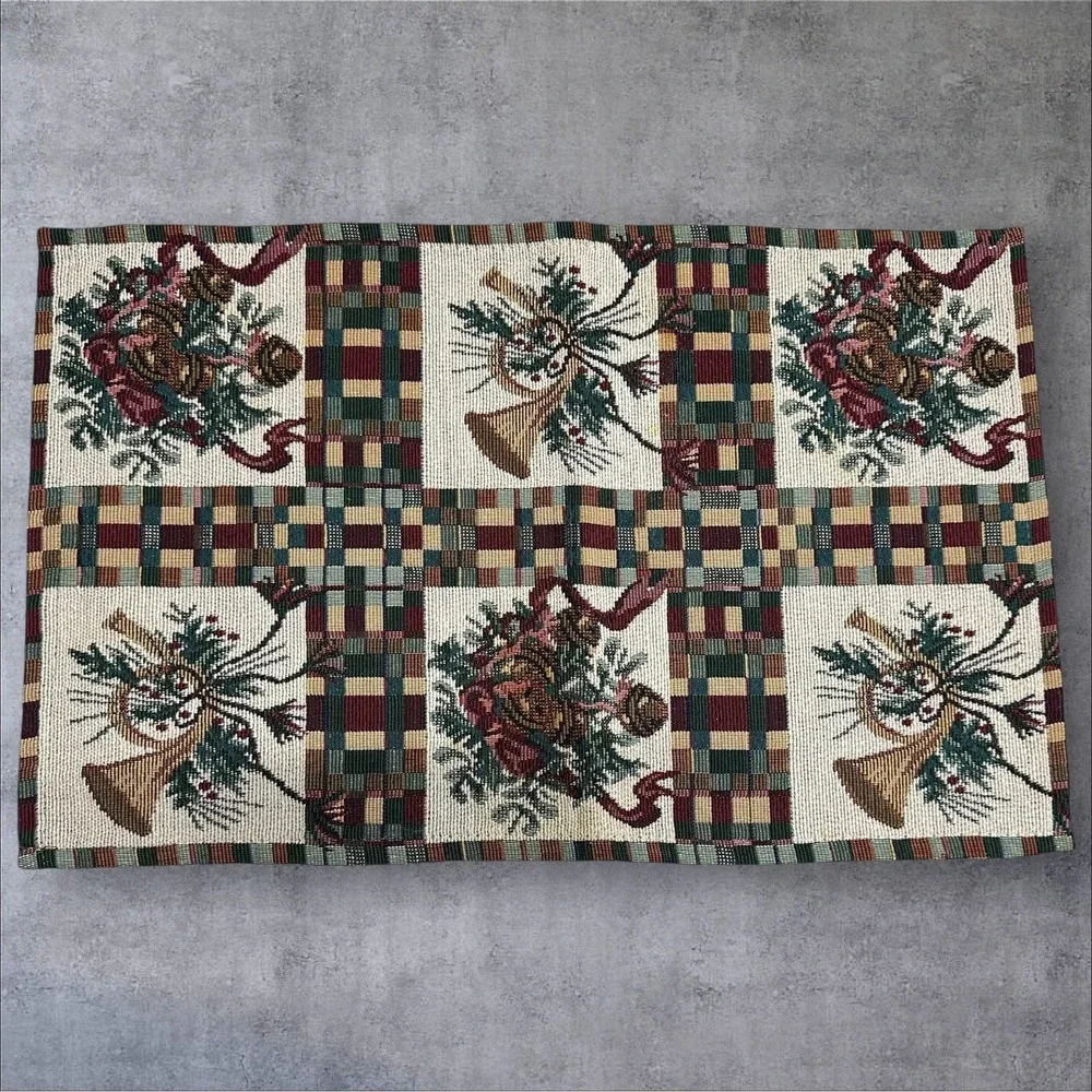Set of 4 Dillards Holiday Music Placemats Cream Red Green Christmas Plaid